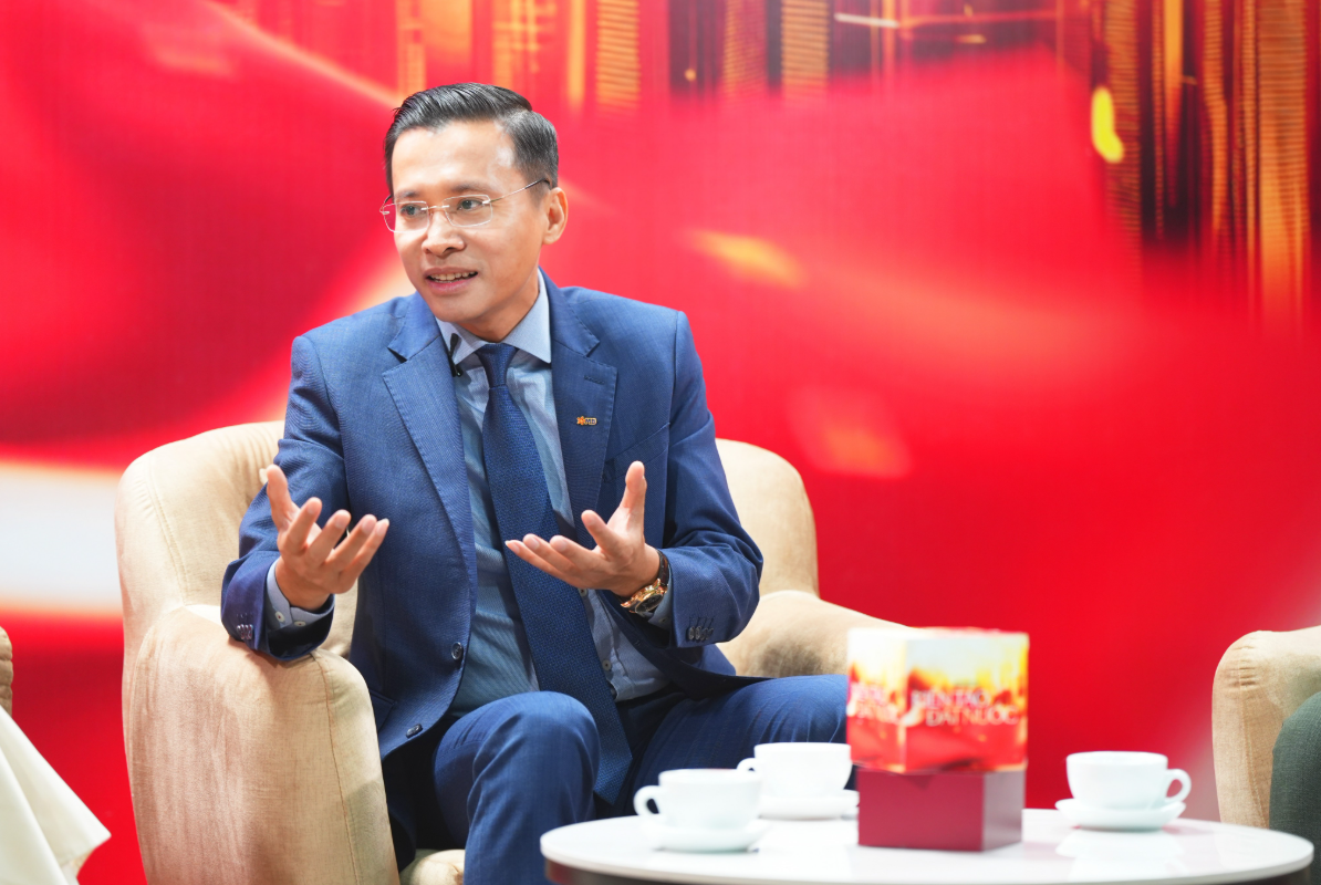 Ông Phạm Như Ánh trao đổi tại tọa đàm